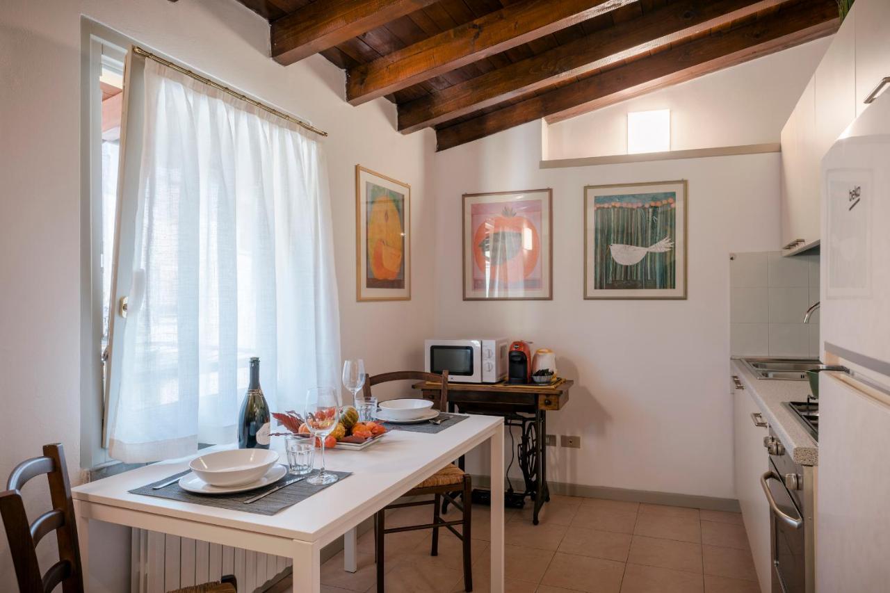 Lovely Mansard Iseo Portelle Holiday With Private Parking And Bike Storage Eksteriør bilde