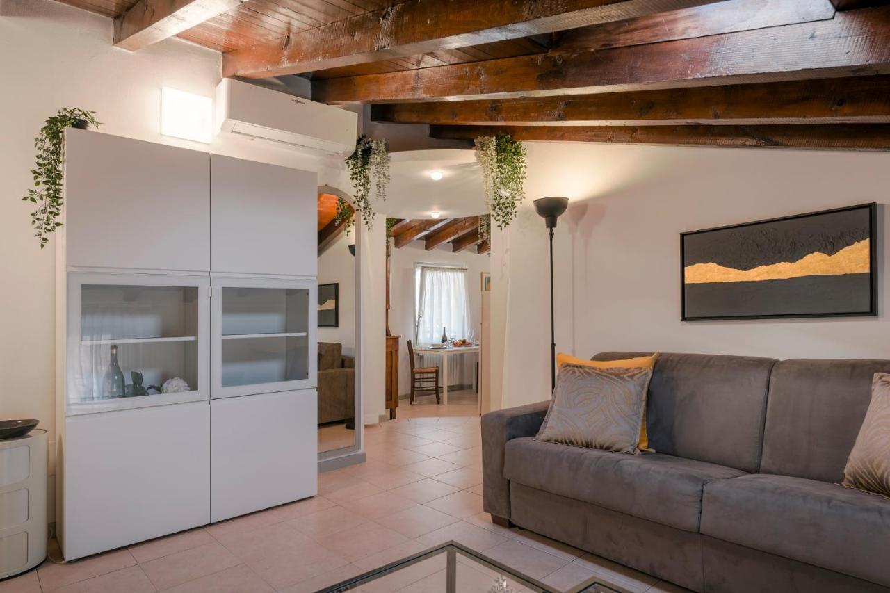 Lovely Mansard Iseo Portelle Holiday With Private Parking And Bike Storage Eksteriør bilde