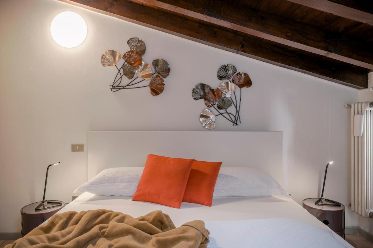 Lovely Mansard Iseo Portelle Holiday With Private Parking And Bike Storage Eksteriør bilde