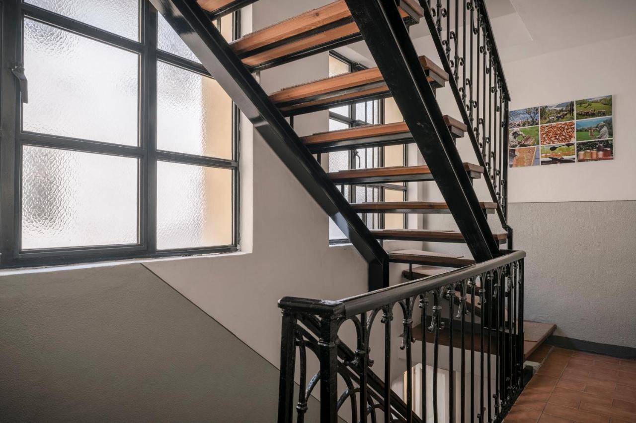 Lovely Mansard Iseo Portelle Holiday With Private Parking And Bike Storage Eksteriør bilde