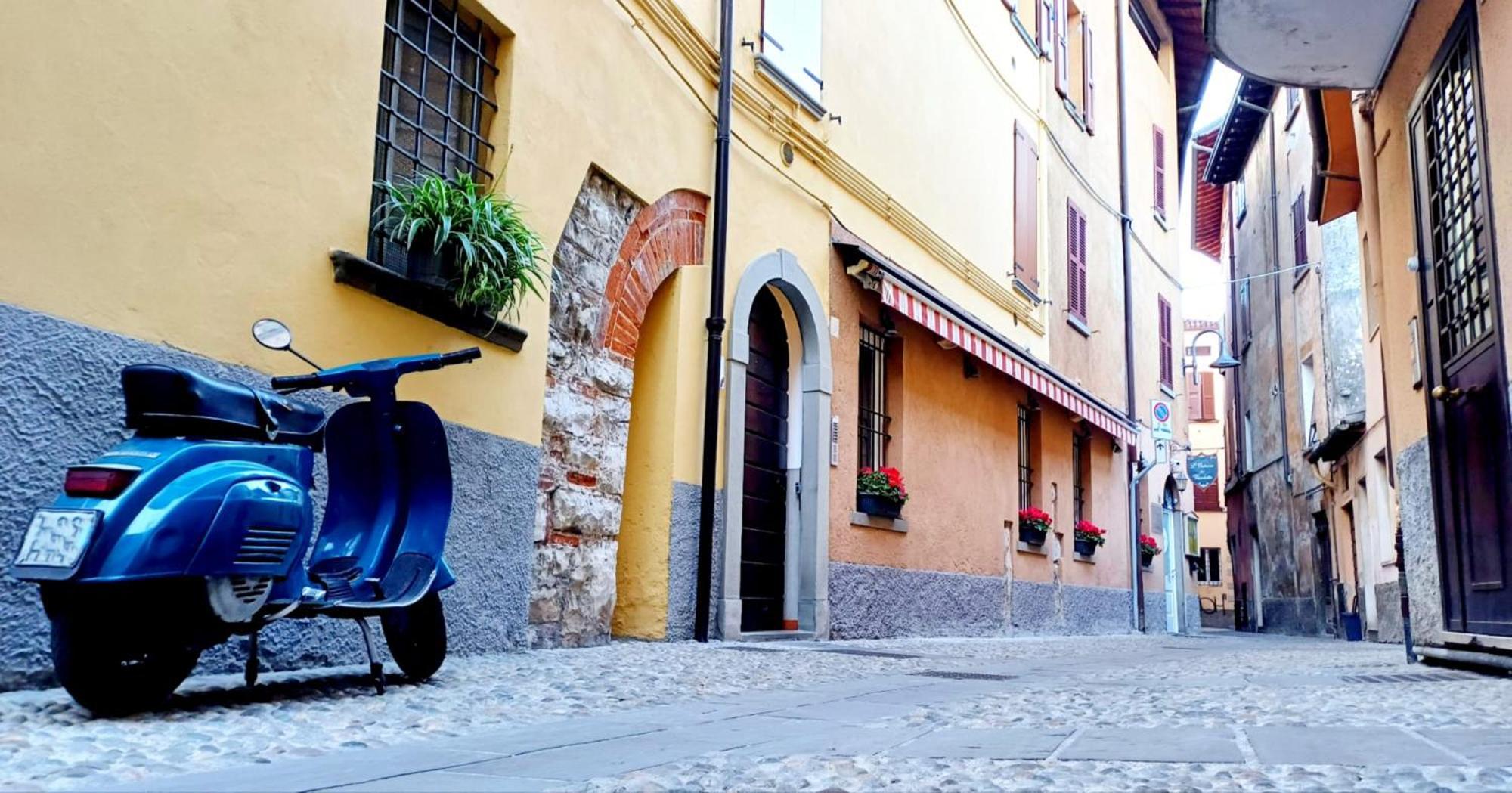 Lovely Mansard Iseo Portelle Holiday With Private Parking And Bike Storage Eksteriør bilde